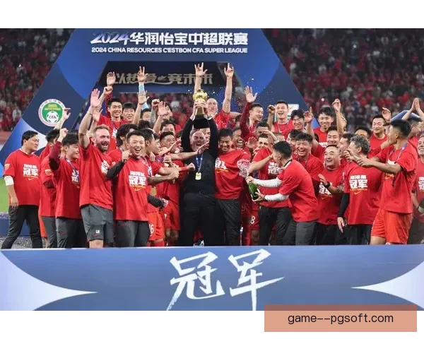 上海海港连续称霸中超联赛 武磊荣膺金靴再创辉煌 上海海港连续称霸中超联赛 武磊荣膺金靴再创辉煌