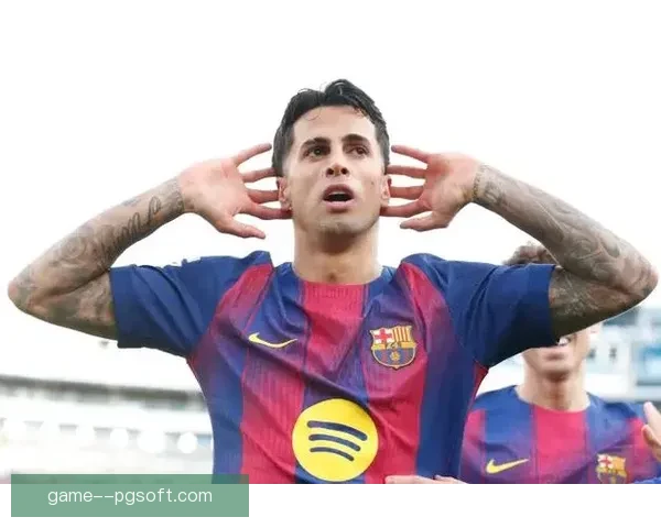 坎塞洛频频在新月右路送出精彩助攻展现强大攻击力